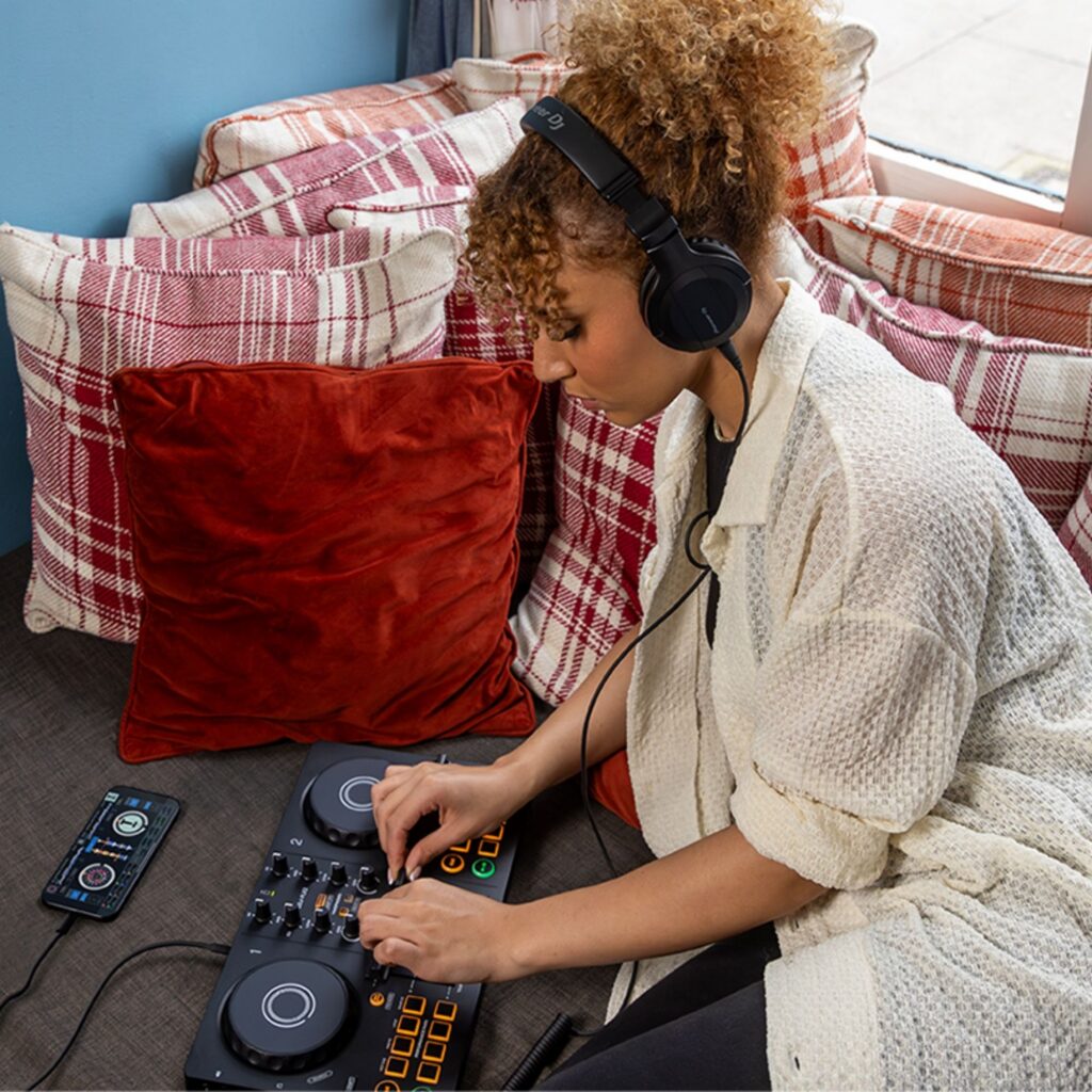 AlphaTheta DJ-kontroller DDJ-FLX2