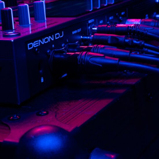 Denon DJ akuga standalone DJ-kontroller PRIME GO+ elustiil professionaalsed ühendused