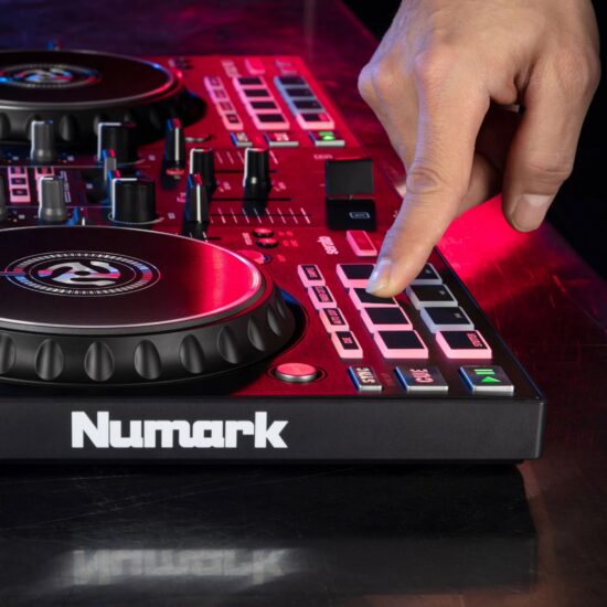 Numark DJ-kontroller MIXTRACK PRO FX padid