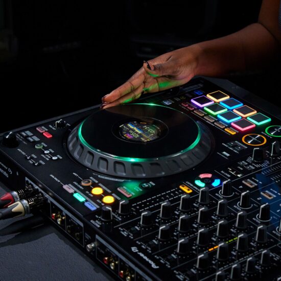 Pioneer DJ DJ-kontroller DDJ-FLX10 jog-ketas elustiil