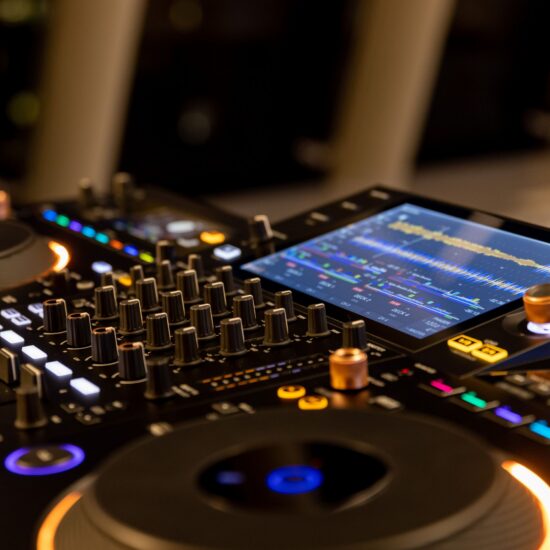 Pioneer DJ standalone DJ-kontroller OPUS-QUAD elustiil