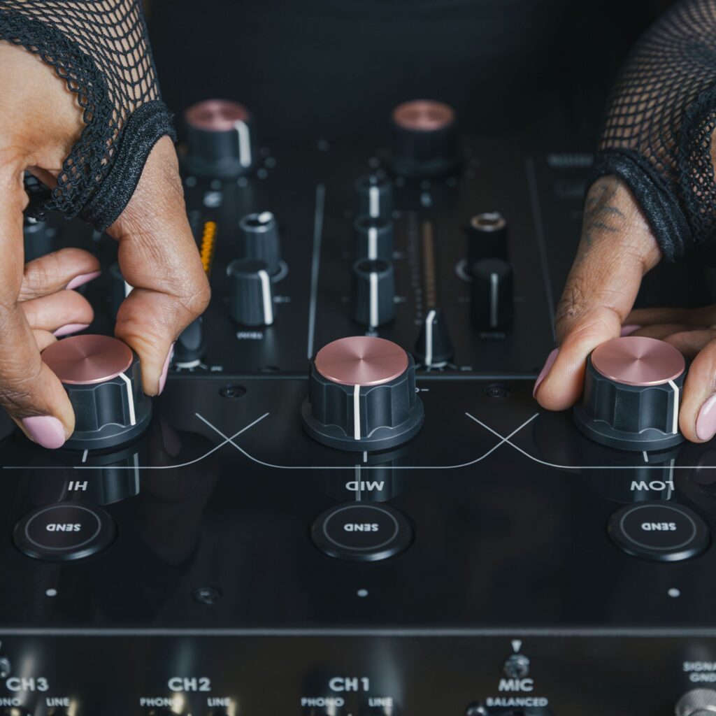 AlphaTheta rotary-DJ-mikserpult Euphonia filtrid