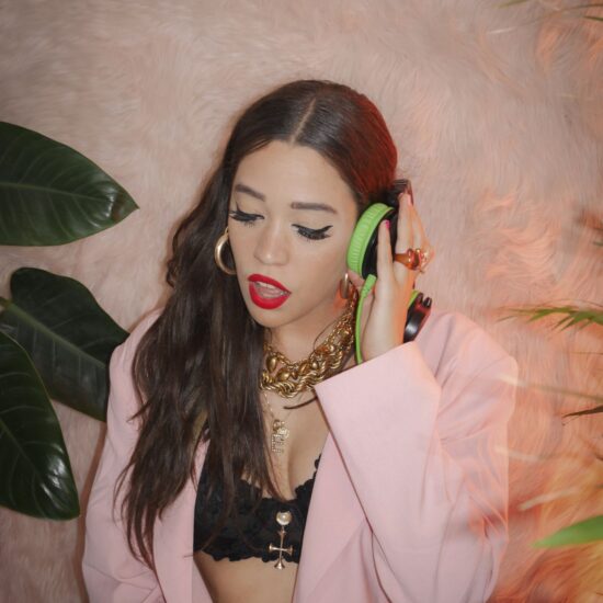 Pioneer DJ DJ-kõrvaklapid HDJ-CUE1BT-K, must, rohelised padjad elustiil