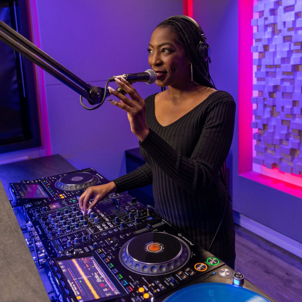 Pioneer DJ DJ-mikserpult DJM-A9 striim elustiil