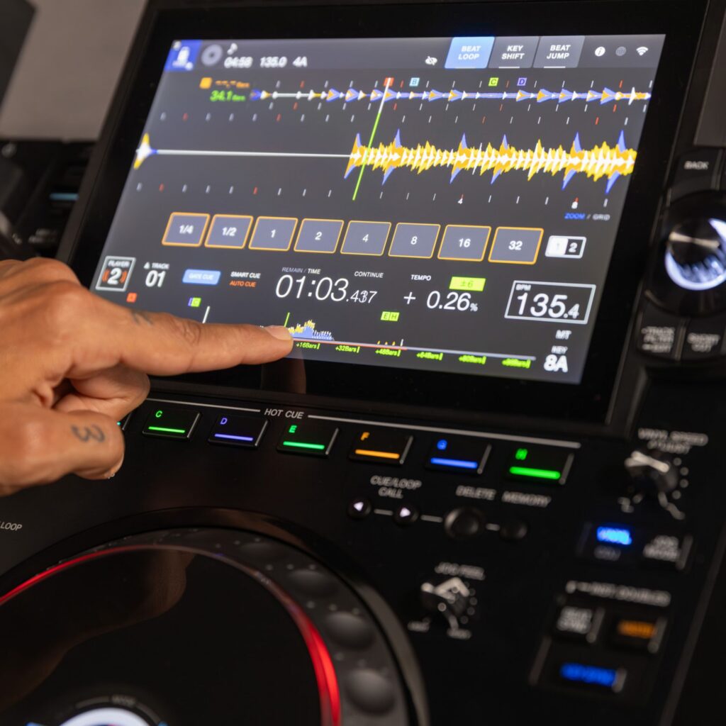 AlphaTheta DJ-meediamängija CDJ-3000X elustiil ekraan