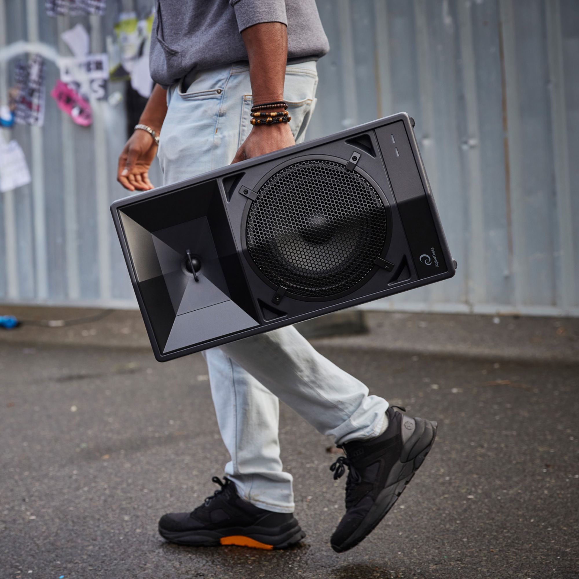 AlphaTheta kaasaskantav juhtmevaba DJ-kõlar WAVE-EIGHT küljesang