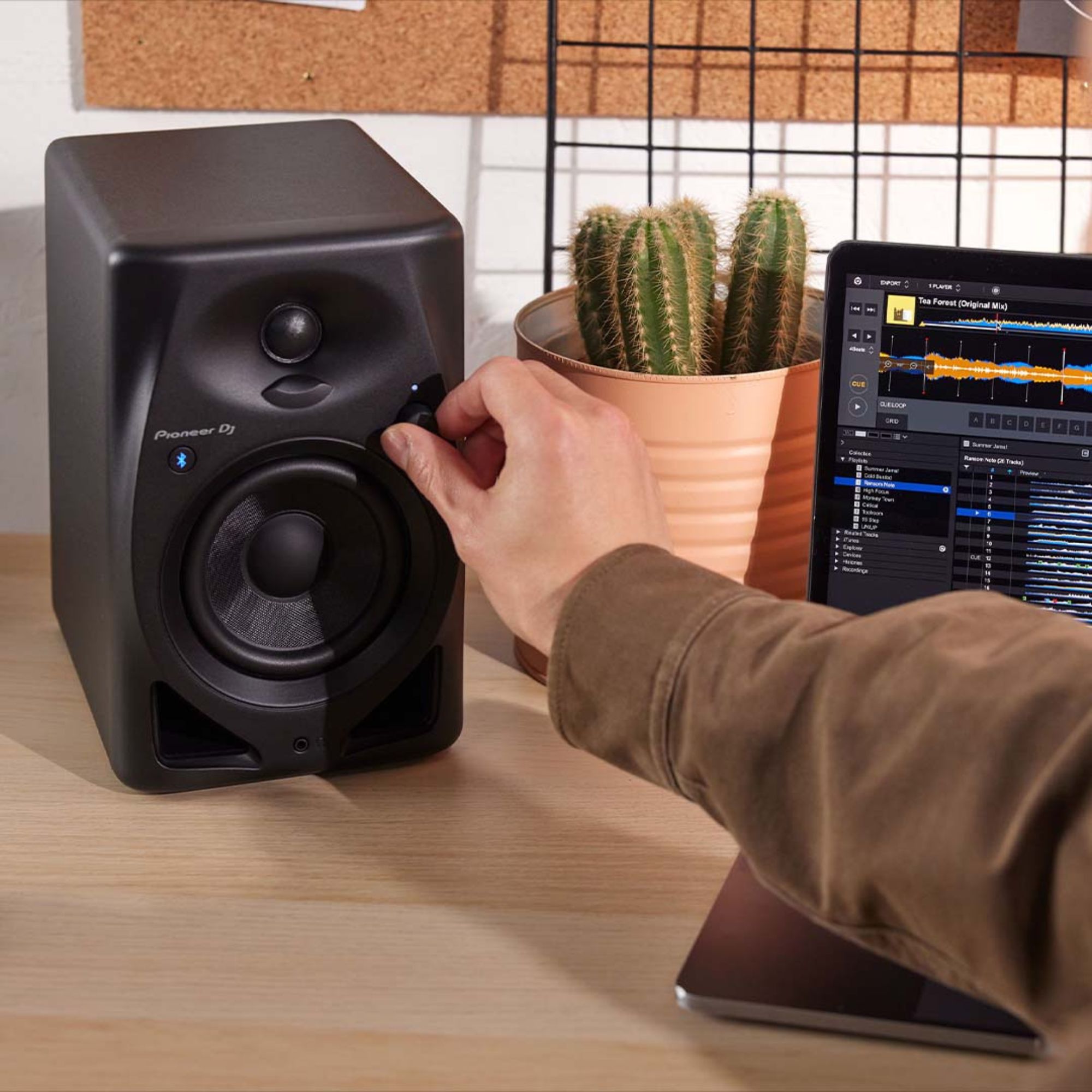 Pioneer DJ DJ-monitorkõlarid DM-40D elustiil volume