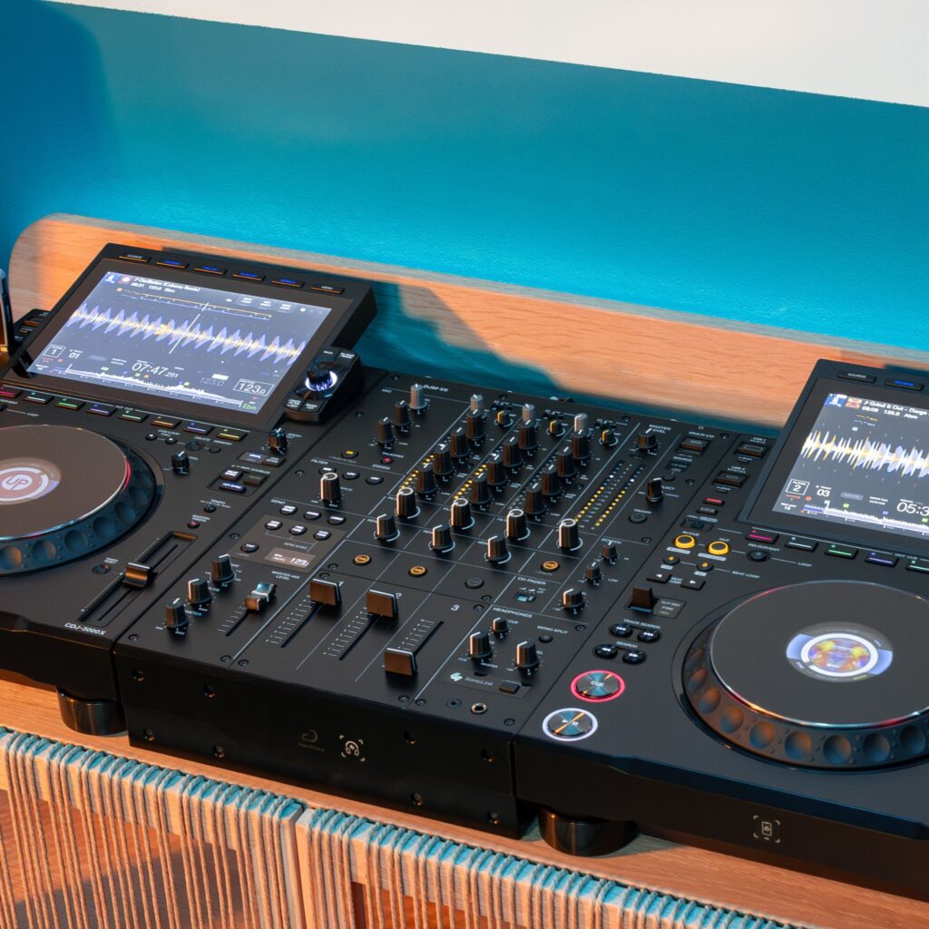 AlphaTheta DJM-V5 DJ-mikserpult