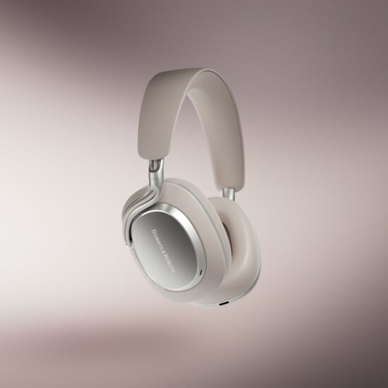 Bowers & Wilkins Px8 S2 Warm Stone juhtmevabad kõrvaklapid eest vasakult ilupilt