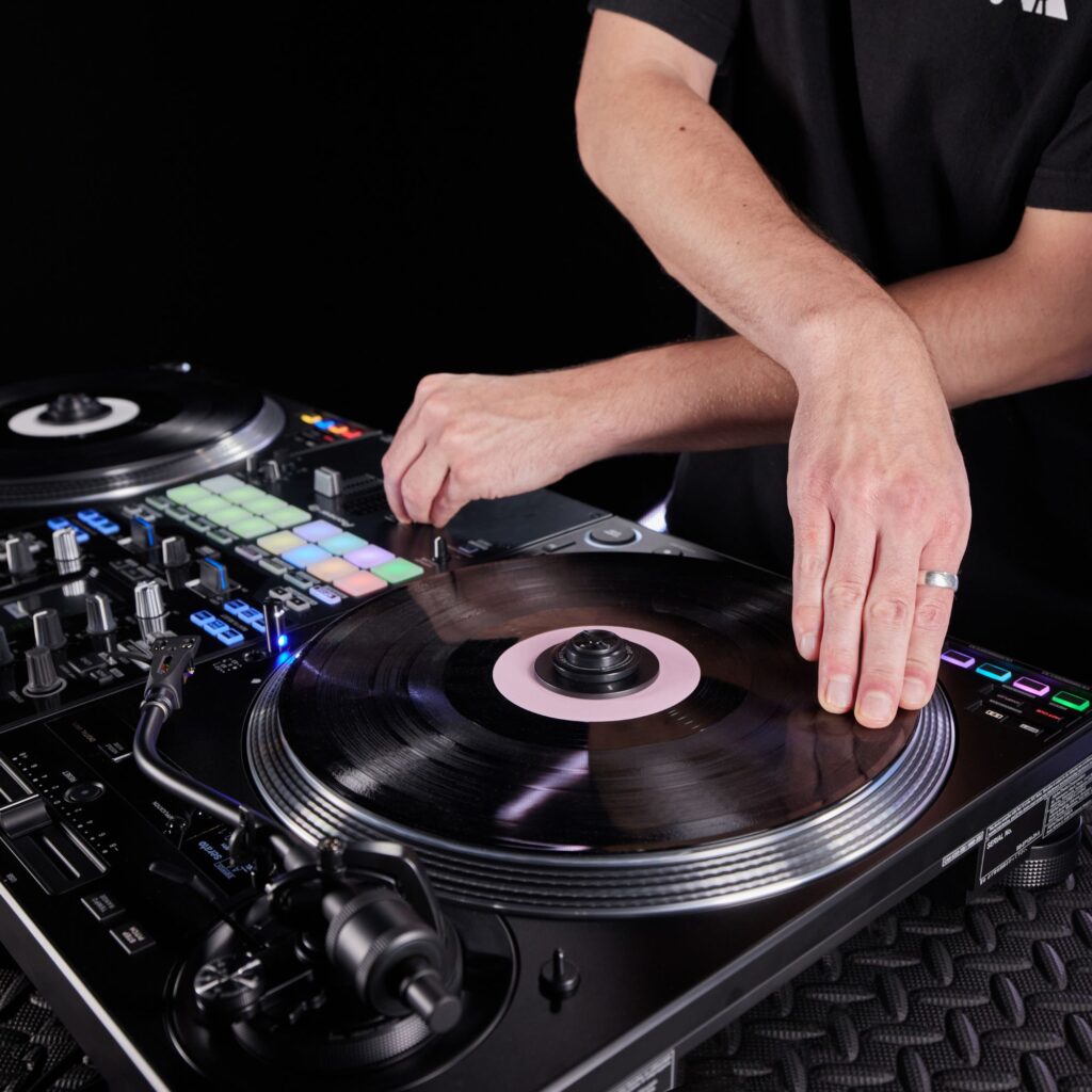 Pioneer DJ PLX-CRSS12 DJ-vinüülplaadimängija Cue