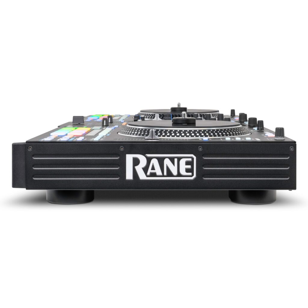 Rane System One motoriseeritud standalone DJ-kontroller paremalt