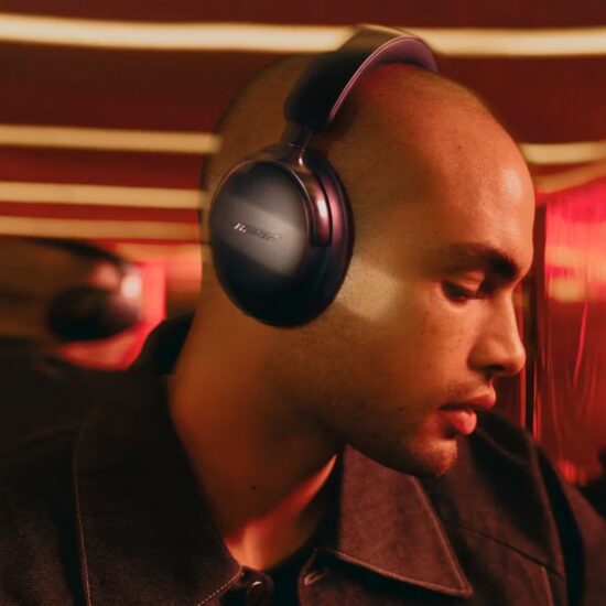 Bose QuietComfort Ultra Headphones 2nd Gen Black elustiil paremalt