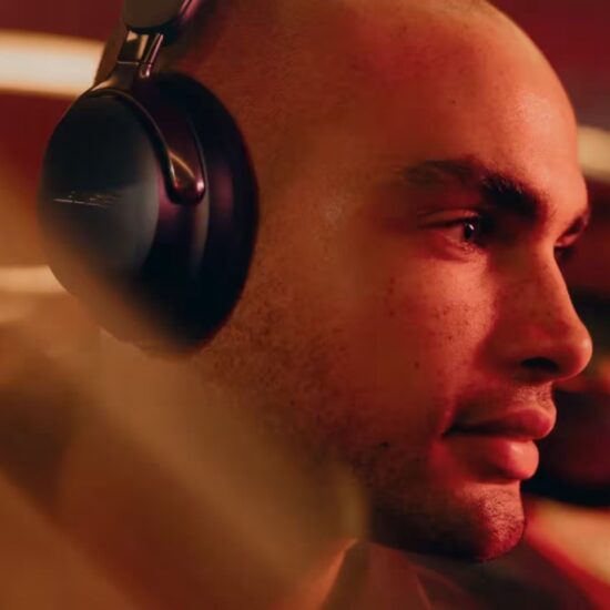 Bose QuietComfort Ultra Headphones 2nd Gen Desert Gold juhtmevabad kõrvaklapid elustiil peas